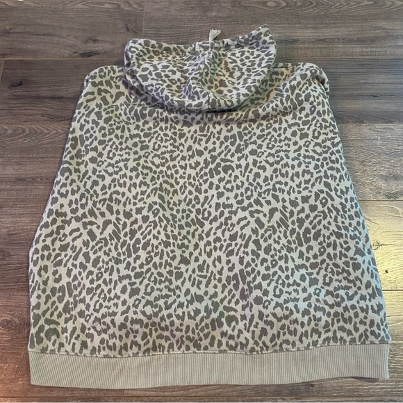 American Eagle hoodie ahh-mazingly soft pullover leopard print oversized fit - Picture 2 of 4